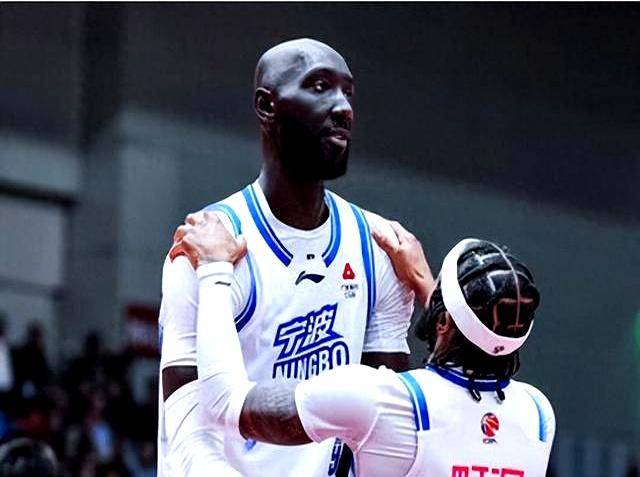 九游娱乐网站-风云突变！布莱顿转会期完成体检；CBA季后赛版图或变；赛场秩序良好；控场能力受关注(布莱顿大学艺术学院好不好申请)